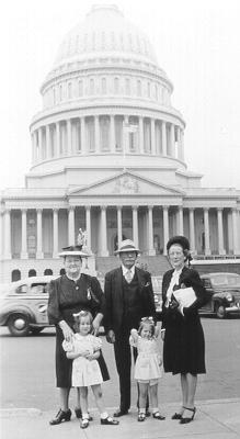 ED AND ANNIE FLOYD IN WASHINGTON
DAUGHTER VIOLA
MARGARET ANN VOLLMER - FRONT LEFT