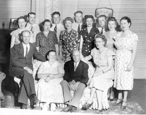 FLOYD FAMILY REUNION 1947
left to right Buddy, Annie, Ed, Shug
Maureen, Ruth, Annette, Mary, Aaron, La Verne Tina
Albert, Herschel and Jay.