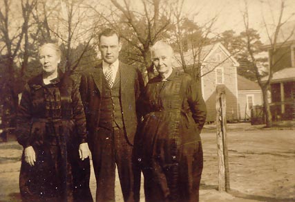 Sarah Ann Holland Parker on right